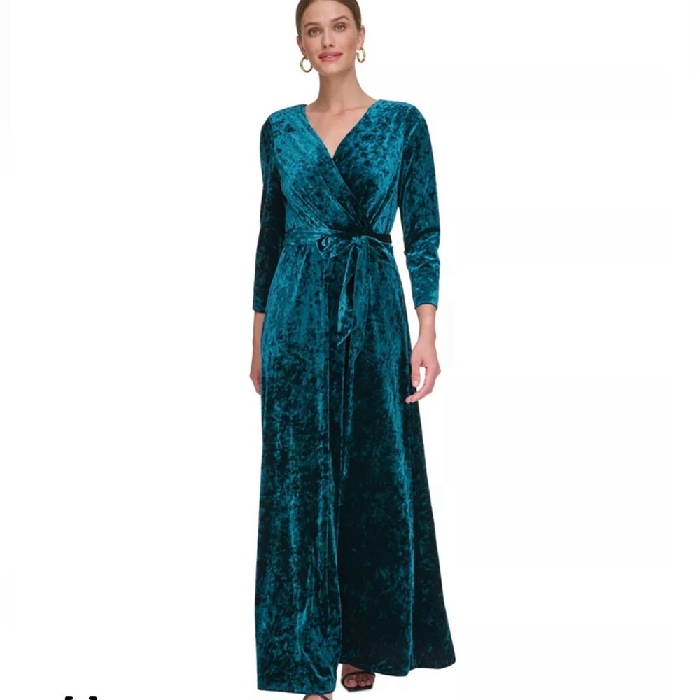 Luxurious Teal Velvet Long Sleeve Dress